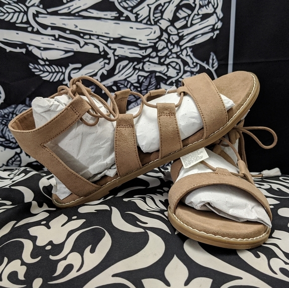 NWT Faux Suede Gladiator Sandals - Picture 2 of 3